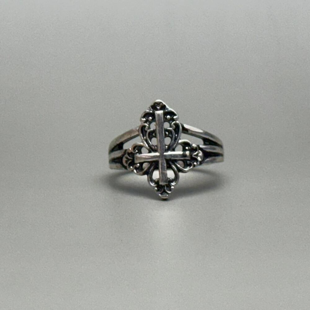 Y2K Vintage Gothic Silver Cross Ring – Size 8, Unisex, Brand New